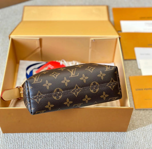 Louis Vuitton Easy Pouch